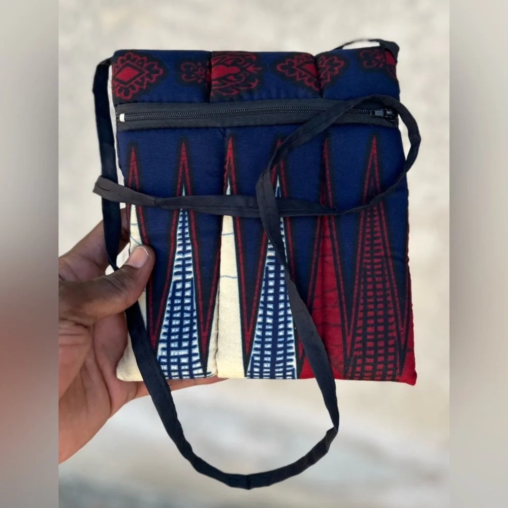 NW 💯 cotton Vlisco Fabric Crossbody Purse Sz 7”x 6”